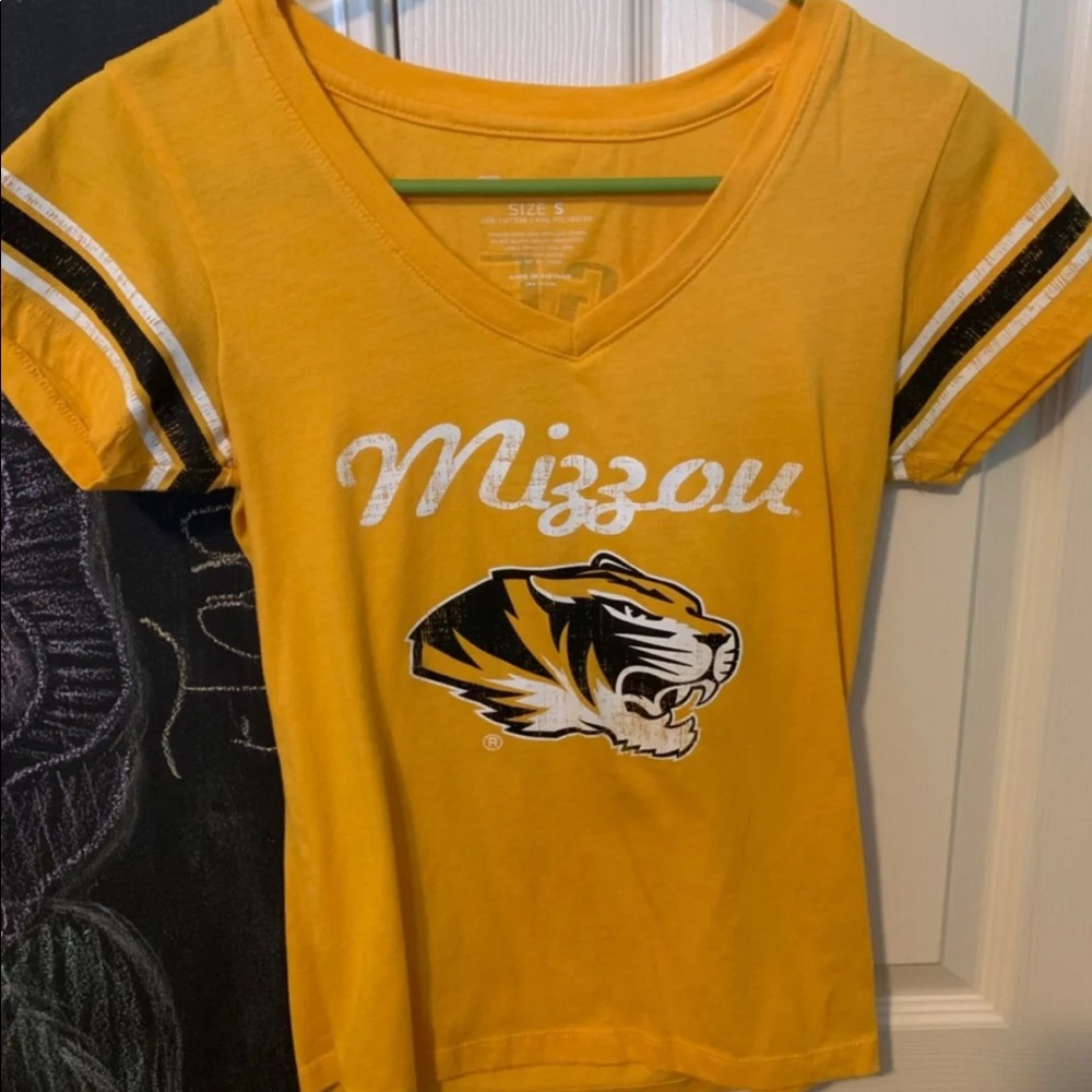 Mizzou women V-neck T-shirt